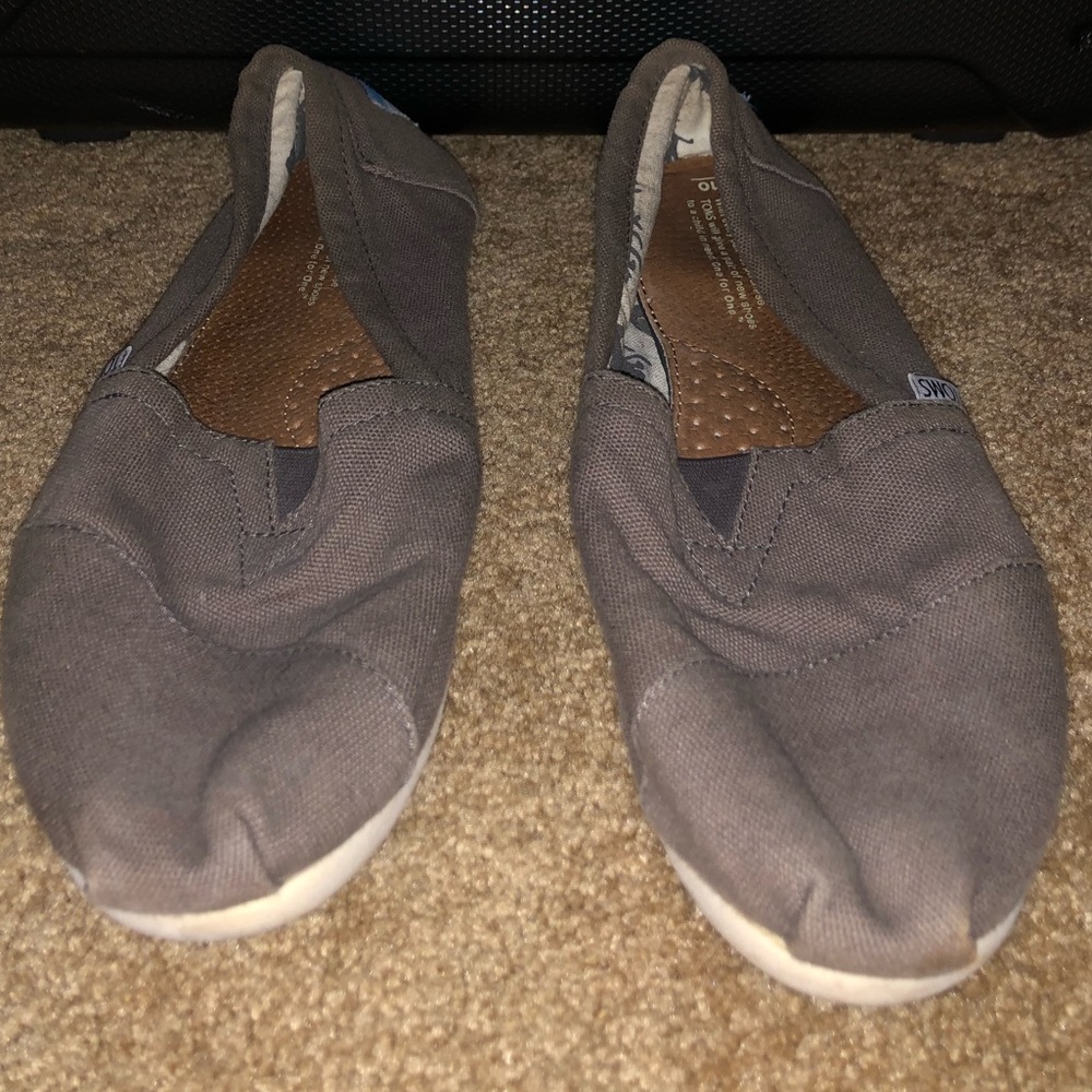 Toms